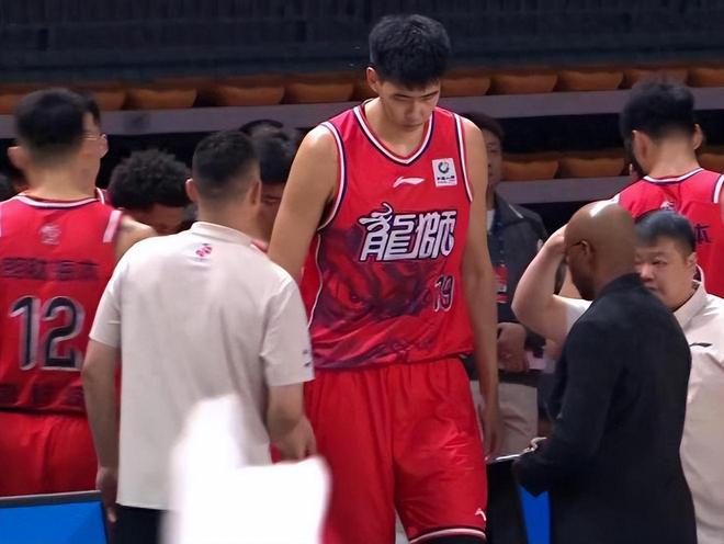 爱游戏重磅！那不勒斯门线救险备战CBA季后赛塞维利亚加时末段豪取连胜，冲刺阶段罗马调整名单以备NBA季后赛的简单介绍