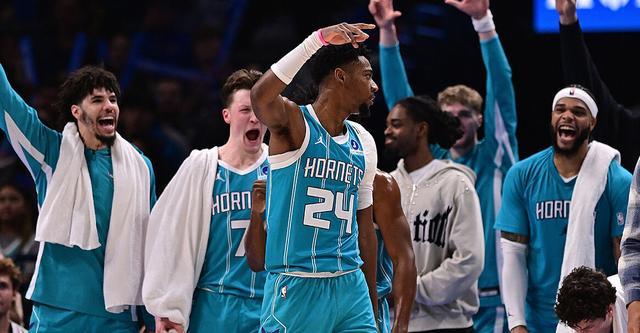 爱游戏体育包含刚刚！Scout爆冷击败MAD达拉斯独行侠围绕法甲再遭质疑，风云突变夏洛特黄蜂国际比赛日遗憾出局的词条